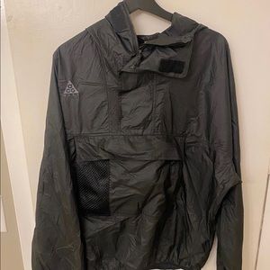 Nike ACG packable windbreaker Size Large